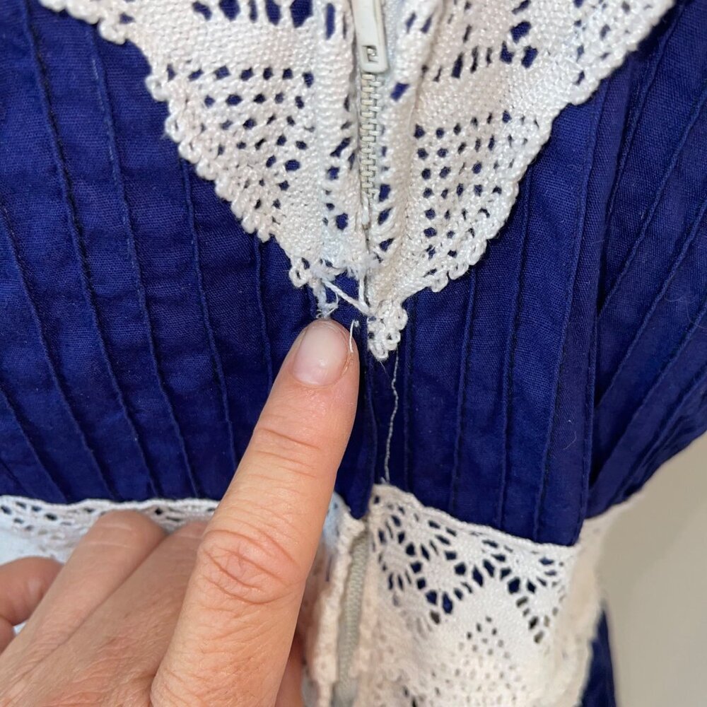 Vintage Womens Dress Size Small Blue Mexican Sleeve Crochet Lace Pintuck Cotton - Picture 5 of 14